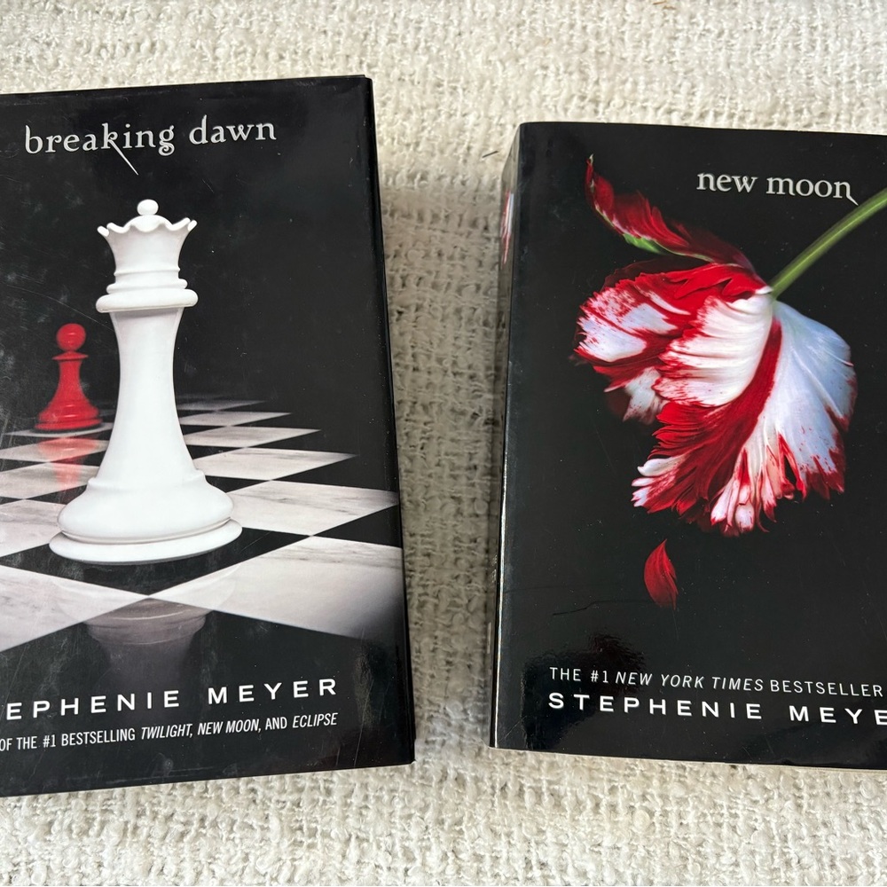 Twilight Book Series collection 2 books